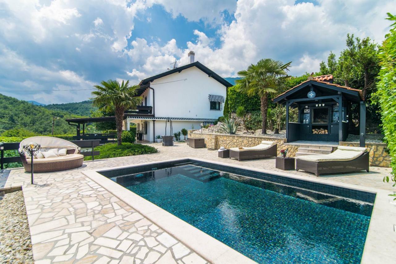 Vila "Zatka" Villa Veprinac Екстериор снимка